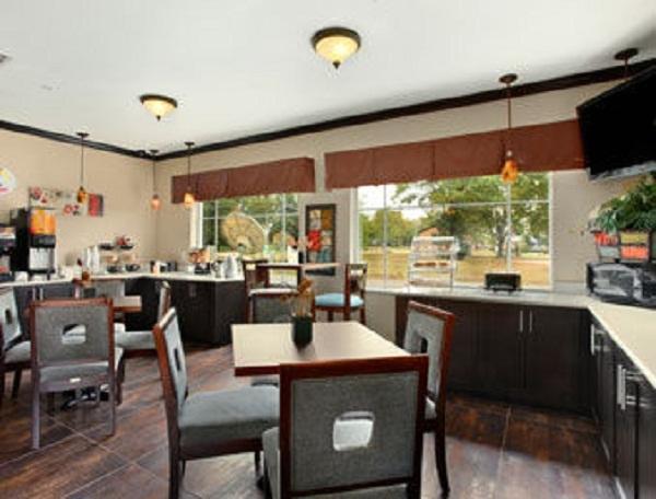 Super 8 By Wyndham Mansfield La Hotel Restoran foto